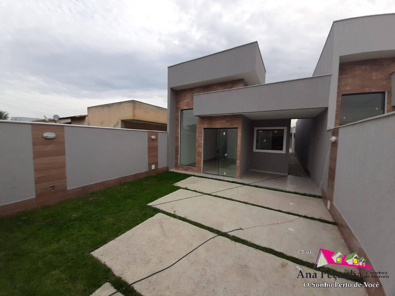 Linda Casa a Venda com 3 Quartos e Área de Churrasqueira em Itaipuaçú!