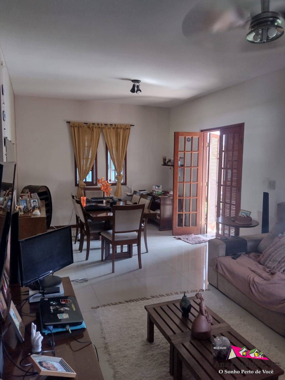 Casa a Venda com 3 Quartos, Piscina, Churrasqueira Próxima ao Barroco!!