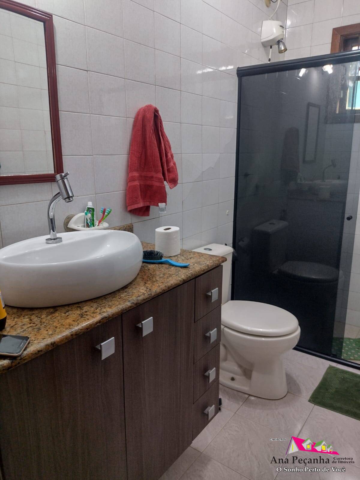 Casa a Venda com 3 Quartos, Piscina, Churrasqueira Próxima ao Barroco!!