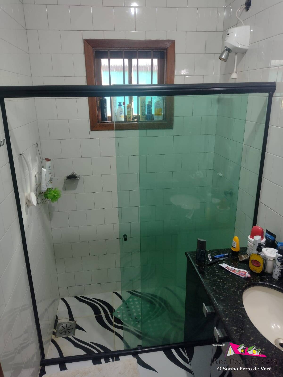 Casa a Venda com 3 Quartos, Piscina, Churrasqueira Próxima ao Barroco!!