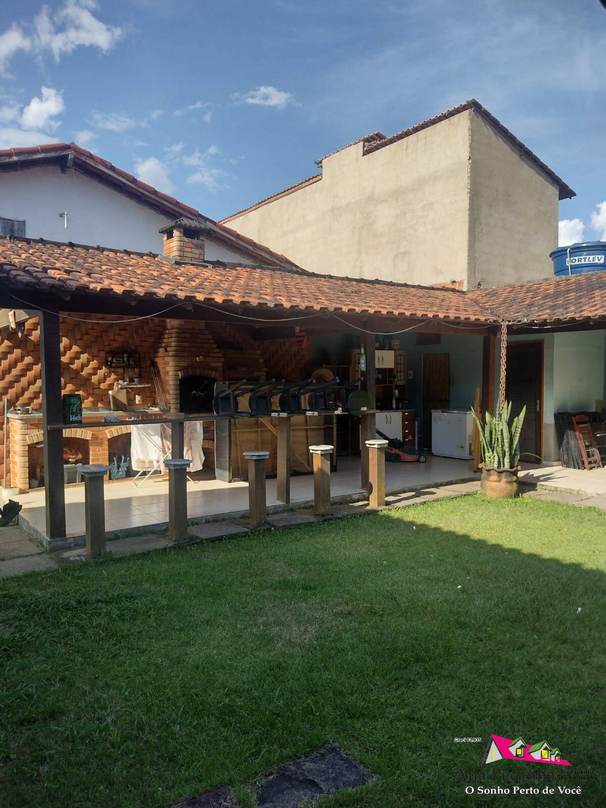 Casa a Venda com 3 Quartos, Piscina, Churrasqueira Próxima ao Barroco!!