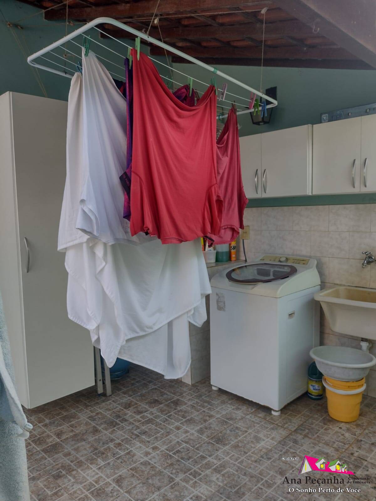 Casa a Venda com 3 Quartos, Piscina, Churrasqueira Próxima ao Barroco!!