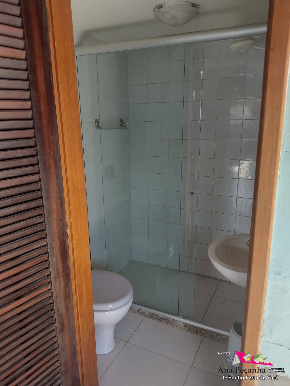 Casa a Venda com 3 Quartos, Piscina, Churrasqueira Próxima ao Barroco!!