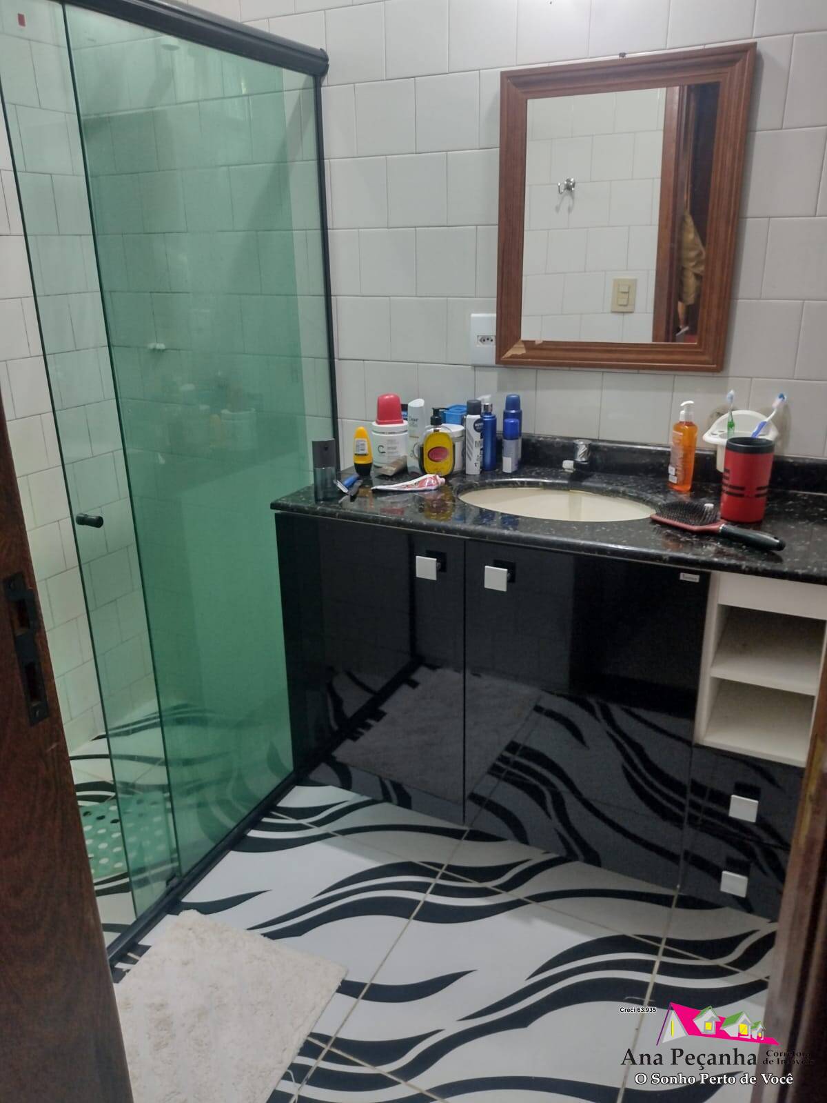 Casa a Venda com 3 Quartos, Piscina, Churrasqueira Próxima ao Barroco!!