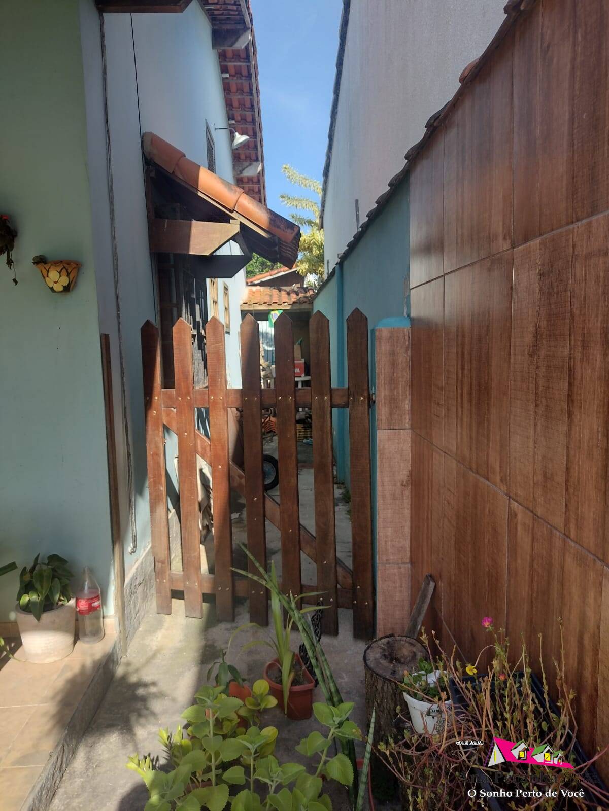 Casa a Venda com 3 Quartos, Piscina, Churrasqueira Próxima ao Barroco!!