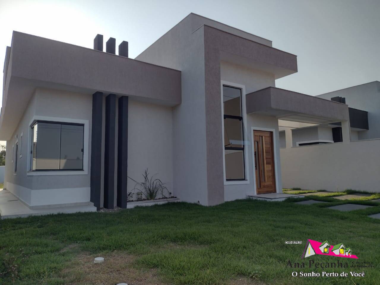 Belíssima Casa a Venda com 3 Quartos e Terrenão em Itaipuaçú!