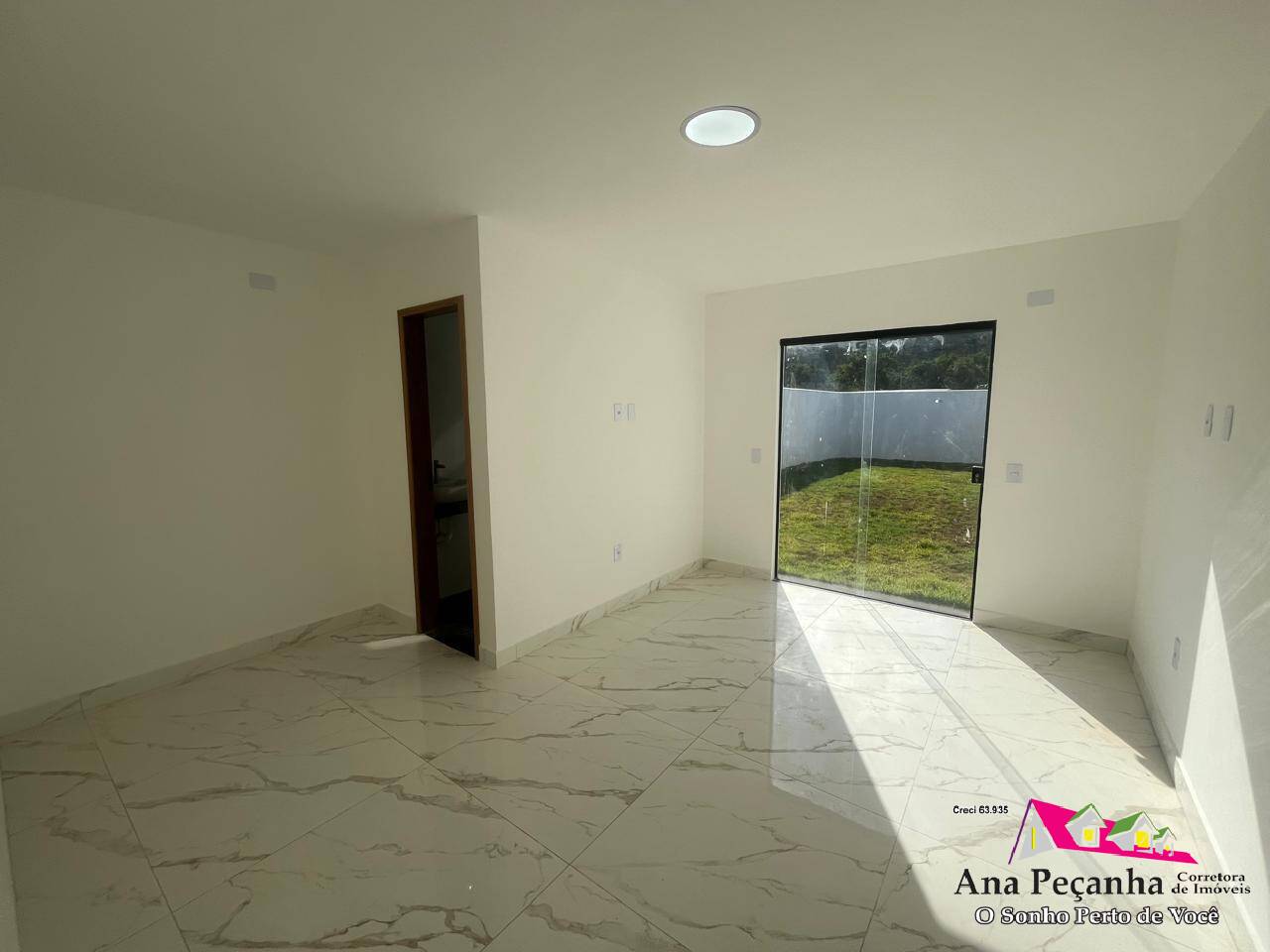 Casa Linda a Venda, 3 Quartos, Bem Localizada em Itaipuaçu!