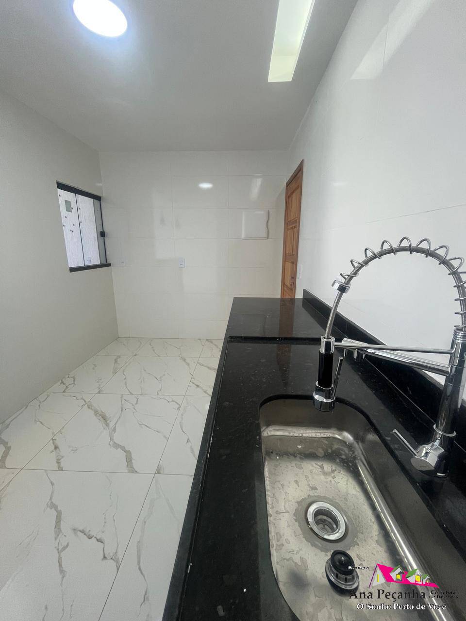 Casa Linda a Venda, 3 Quartos, Bem Localizada em Itaipuaçu!