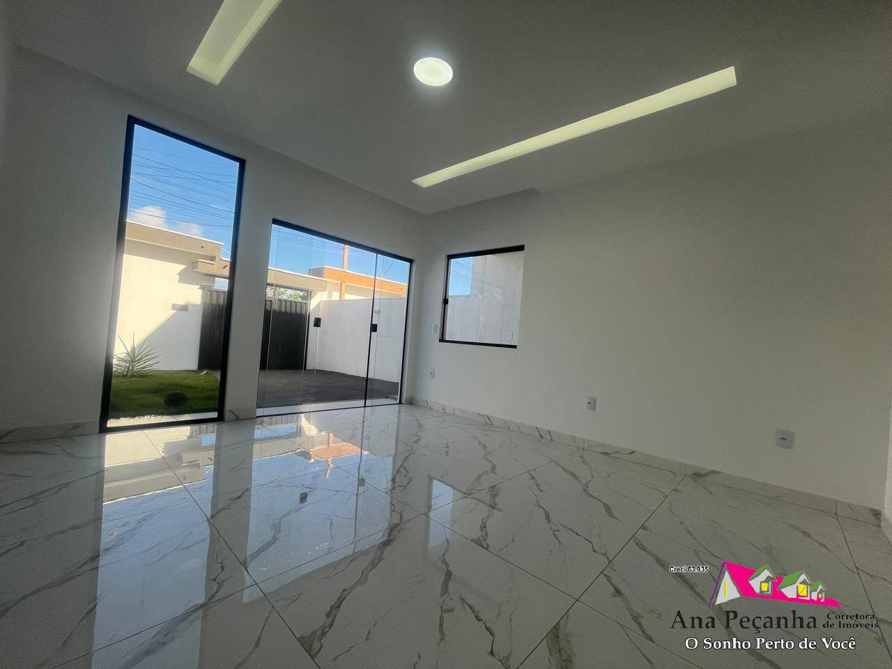 Casa Linda a Venda, 3 Quartos, Bem Localizada em Itaipuaçu!
