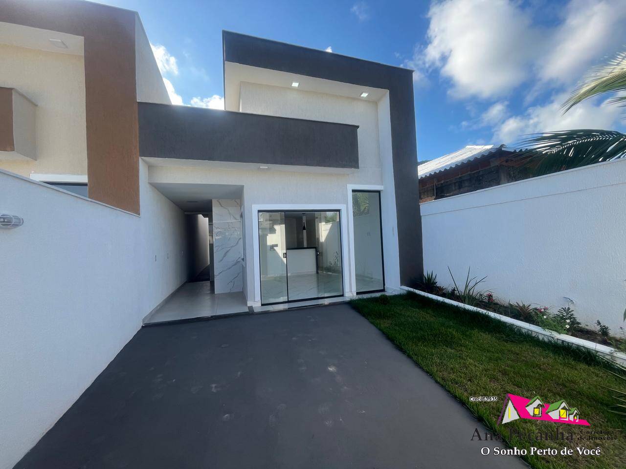 Casa Linda a Venda, 3 Quartos, Bem Localizada em Itaipuaçu!