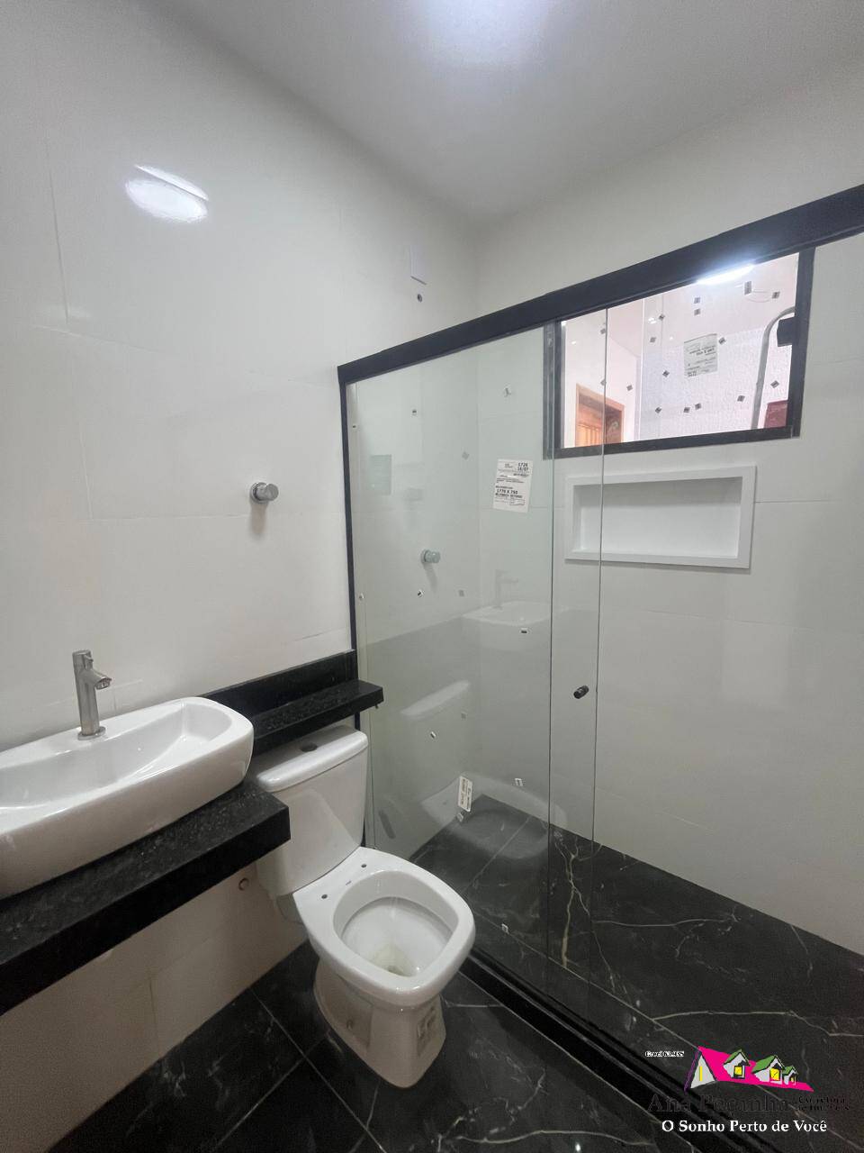 Casa Linda a Venda, 3 Quartos, Bem Localizada em Itaipuaçu!