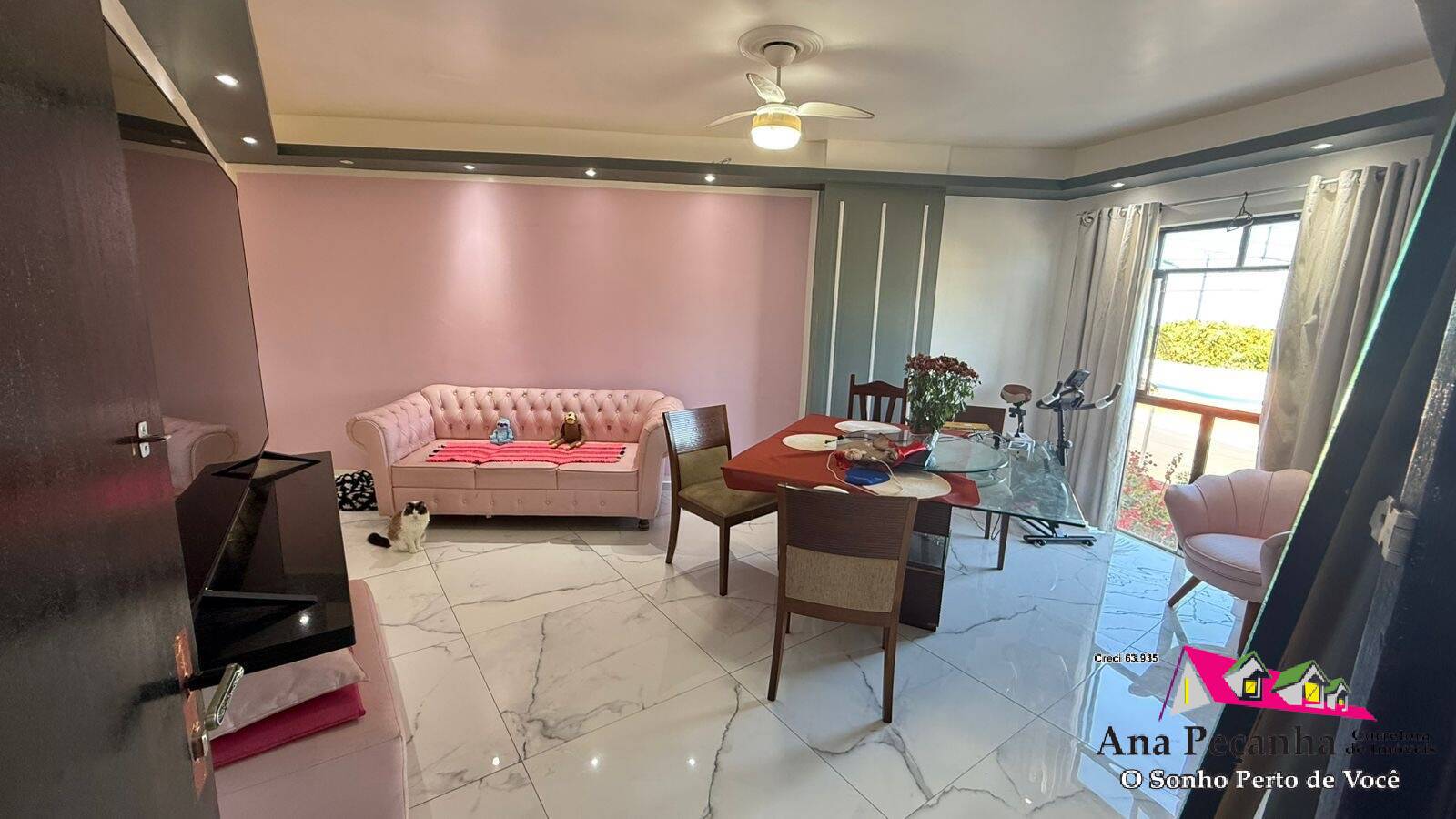 Excelente Apartamento à Venda, 2 Quartos em Frente a Praia de Ponta Negra!