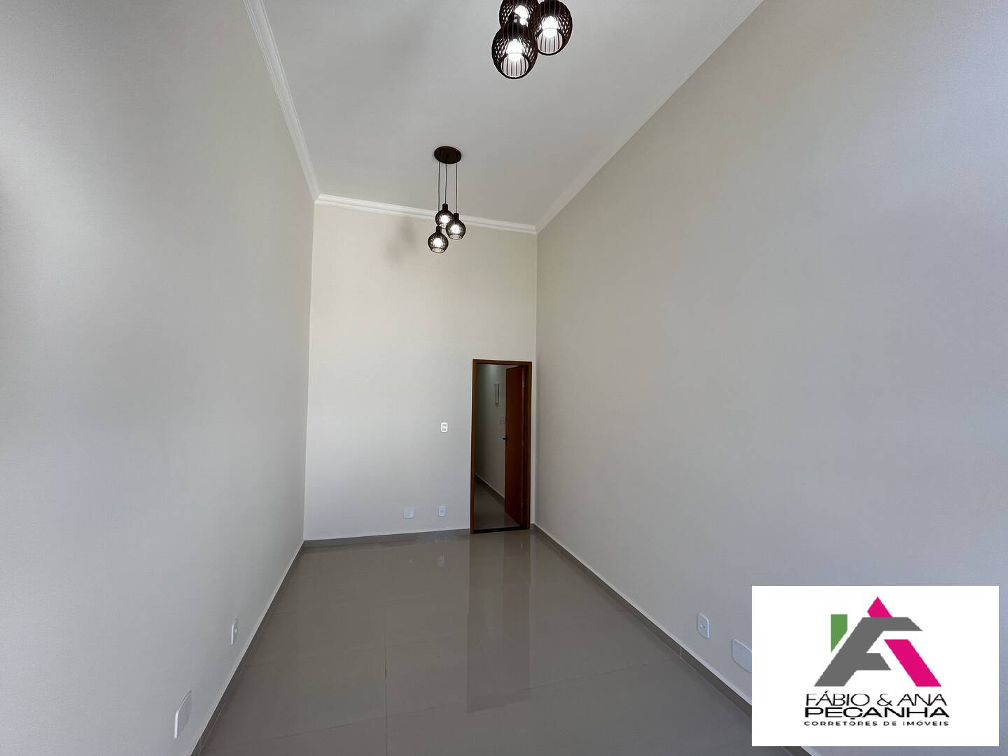 Casa Orlando rua 19 Sbl 598 mil!